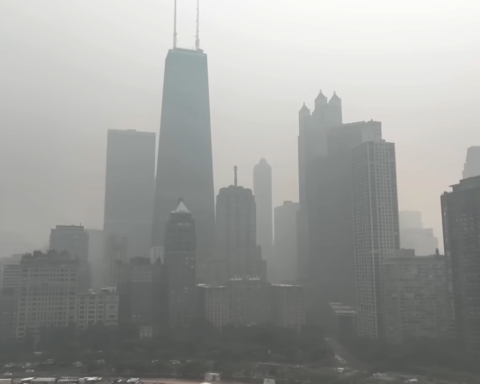 Wildfire smoke Chicago skyline